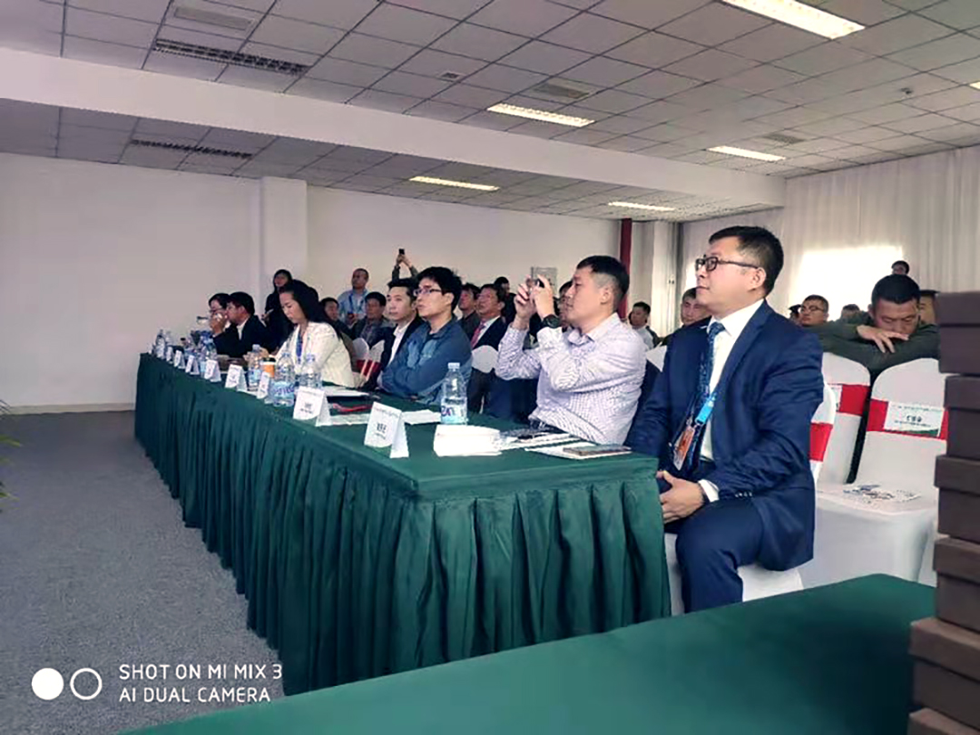 天津直博會—大連義邦攜意大利Giannuzzi輕量化內飾新材料參展并出席技術交流論壇